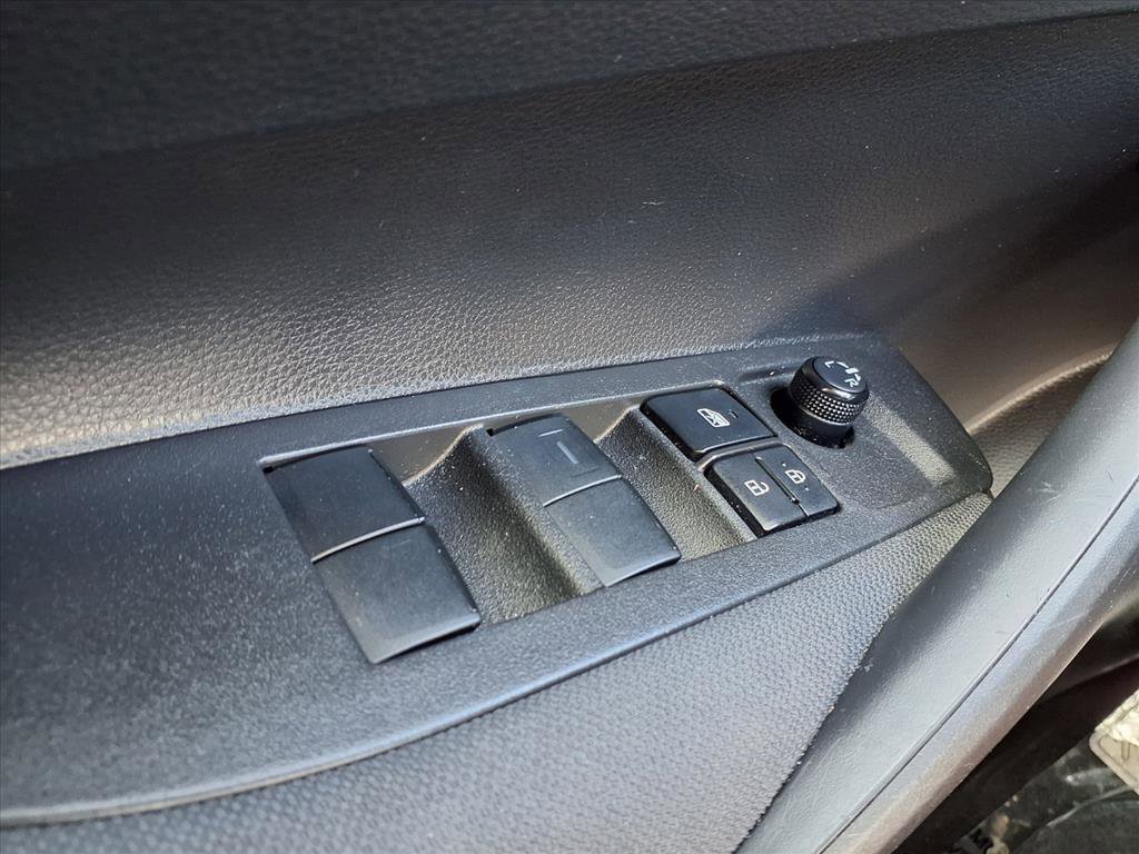 Used 2023 Toyota Corolla LE image 19