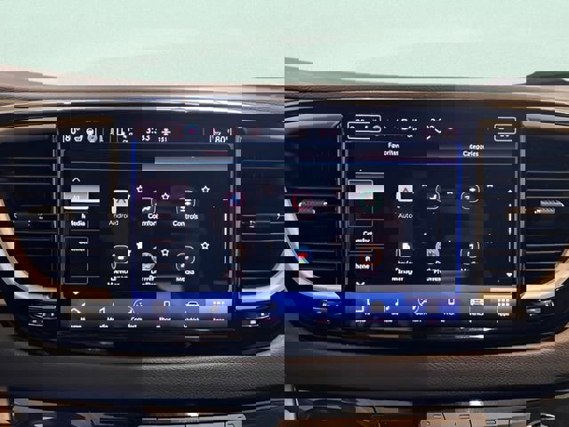 Used 2024 Chrysler Pacifica Touring-L image 29