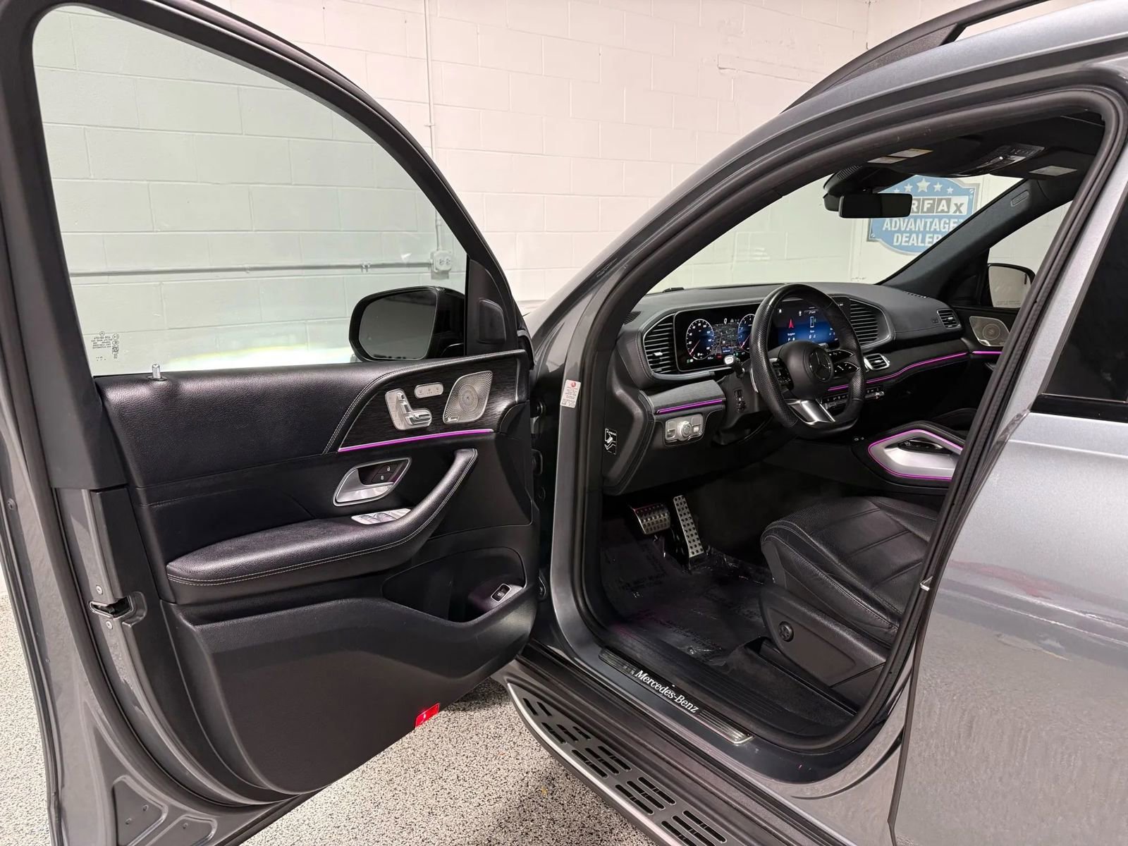 Used 2024 Mercedes-Benz GLS 450 4MATIC image 9