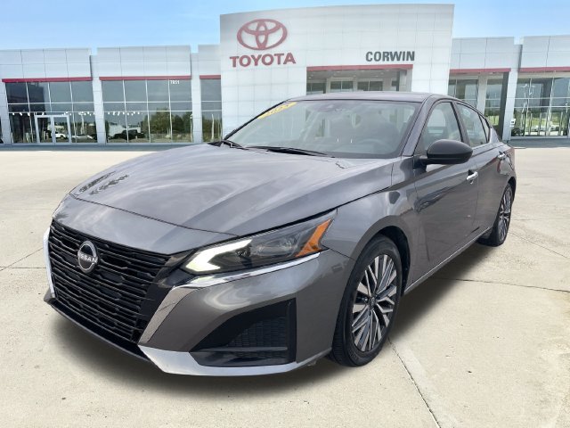 Used 2025 Nissan Altima 2.5 SV FWD image 7