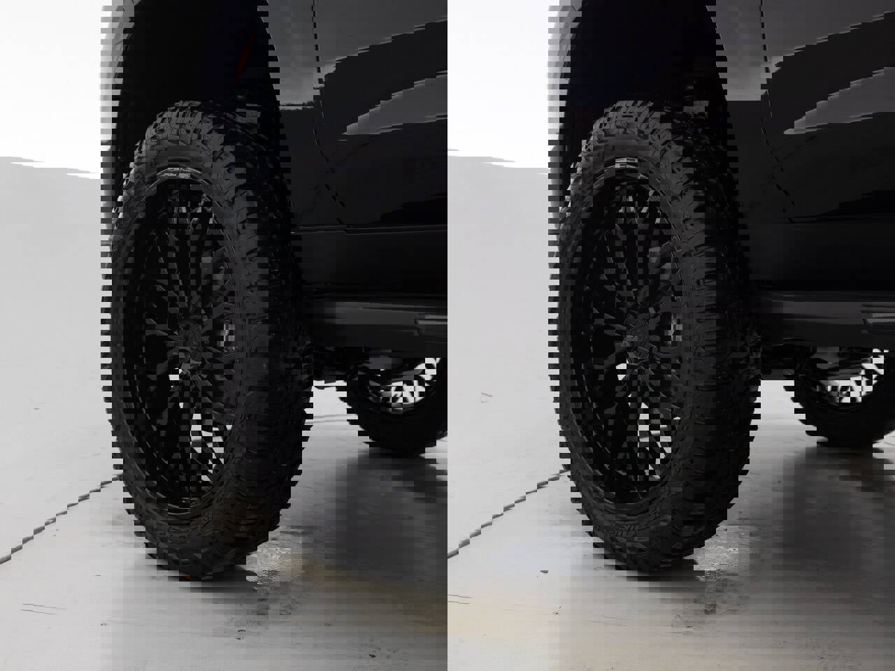 Used 2023 Chevrolet Suburban RST image 17