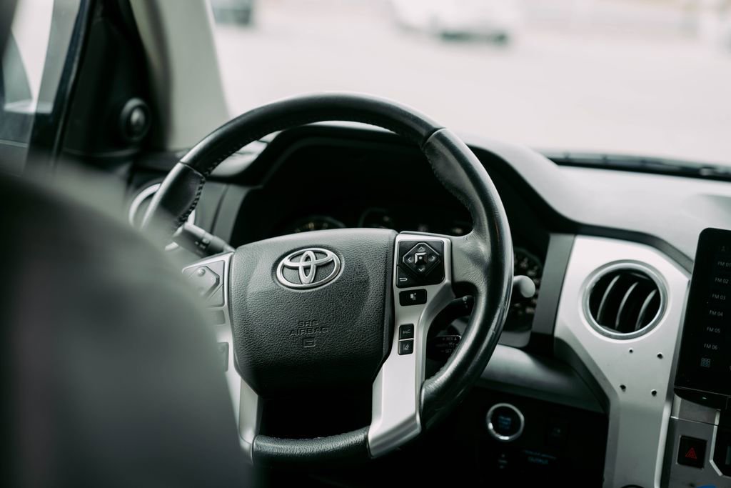 Used 2021 Toyota Tundra Platinum image 15