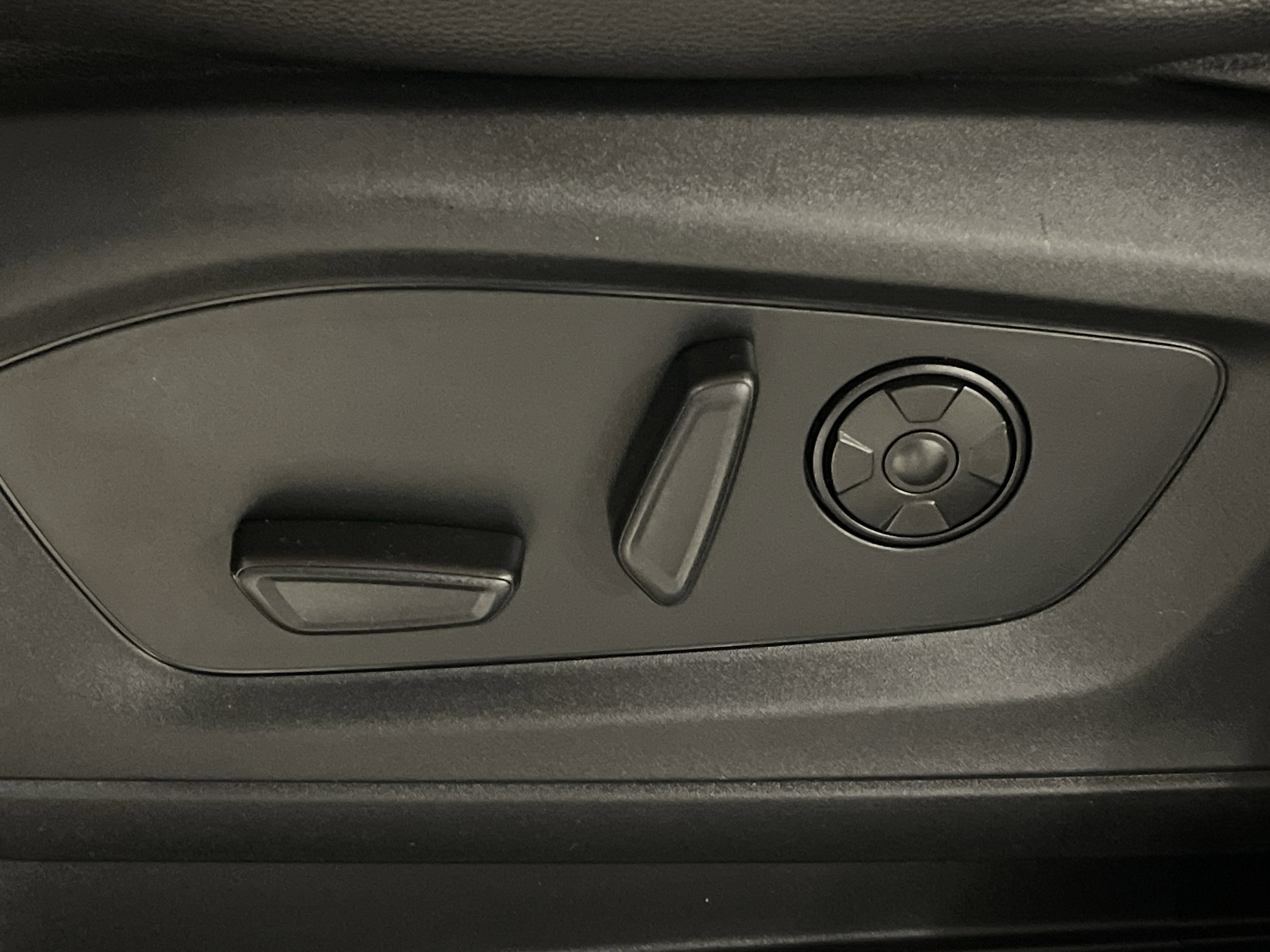 Used 2021 Ford Explorer ST w/ Equipment Group 401A image 12