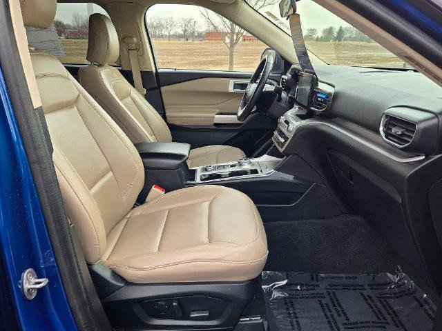 Certified 2023 Ford Explorer XLT w/ Equipment Group 202A AWD/4WD image 7