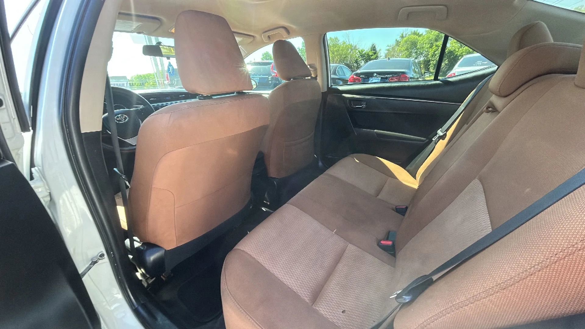 Used 2016 Toyota Corolla LE FWD image 23