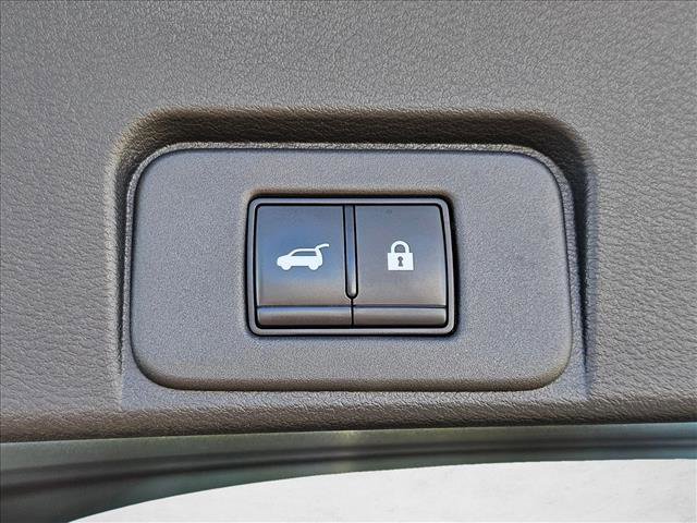 Used 2023 Nissan Rogue SL image 8