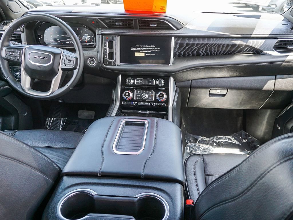 Used 2023 GMC Yukon XL Denali AWD/4WD image 14