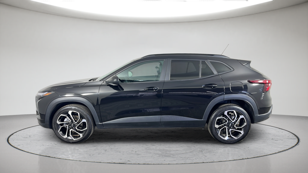 Used 2024 Chevrolet Trax RS w/ Sunroof Package FWD image 11