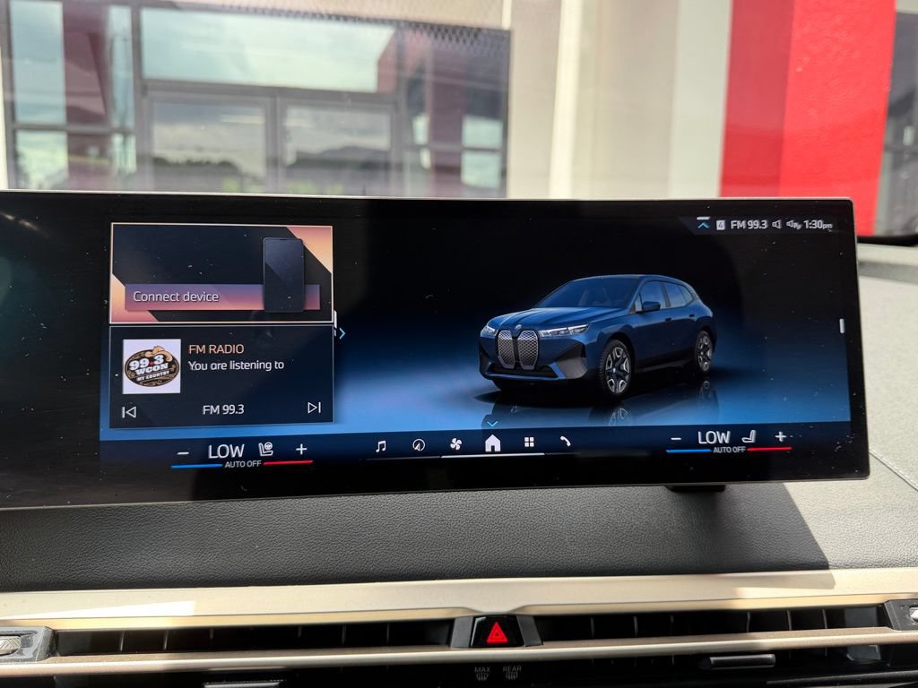 Used 2024 BMW iX xDrive50 w/ Sport Package AWD/4WD image 19