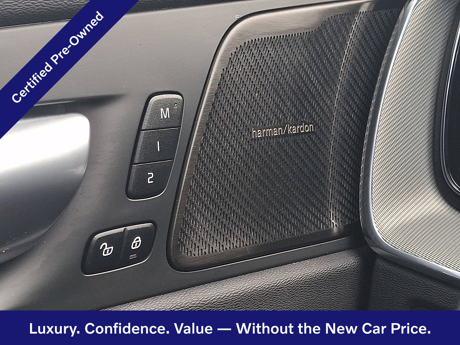 Certified 2025 Volvo XC60 B5 Ultra AWD/4WD image 24