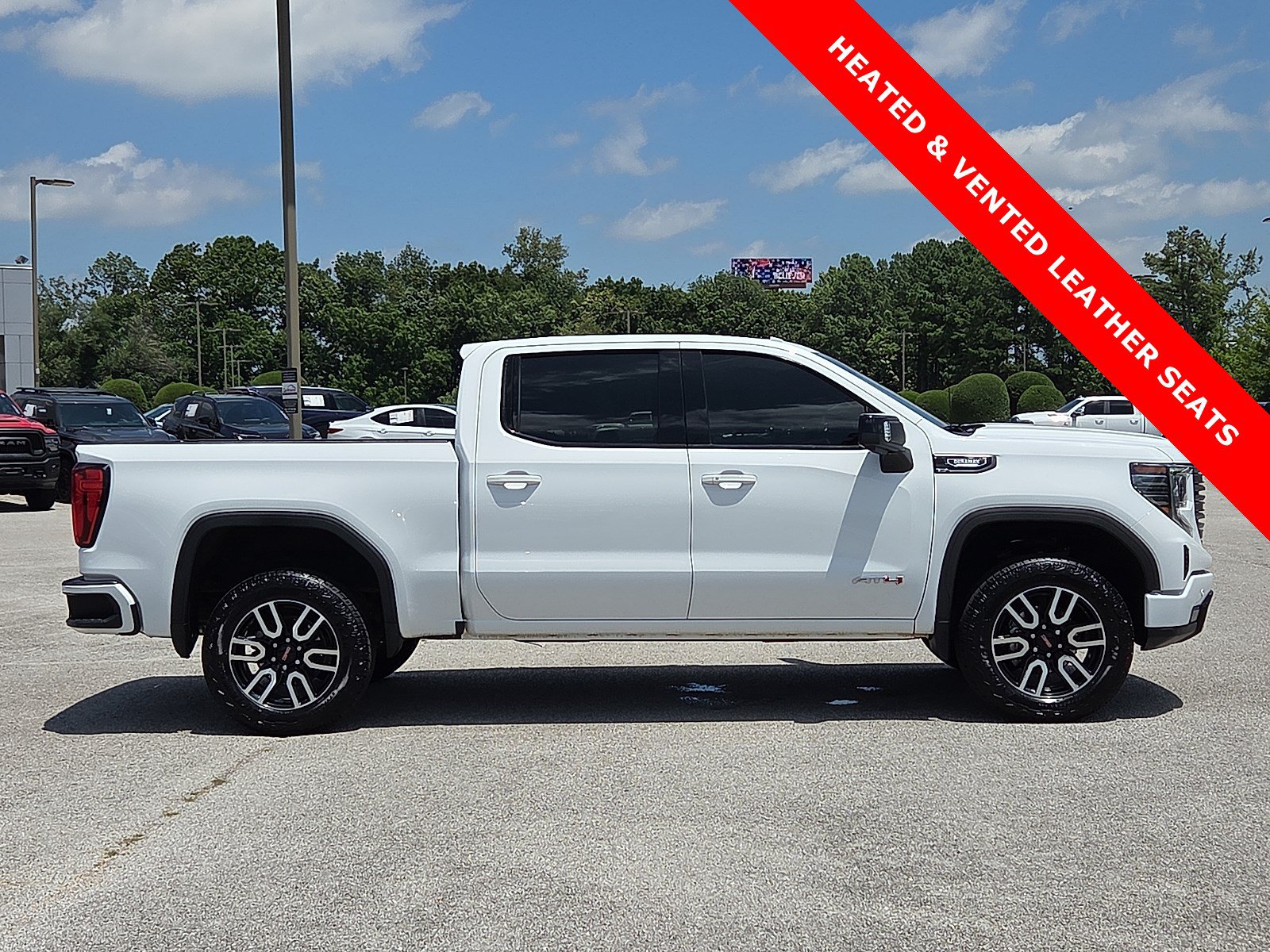 Used 2024 GMC Sierra 1500 AT4 w/ Technology Package AWD/4WD image 6
