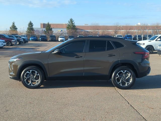 Used 2024 Chevrolet Trax LT w/ LT Convenience Package image 6