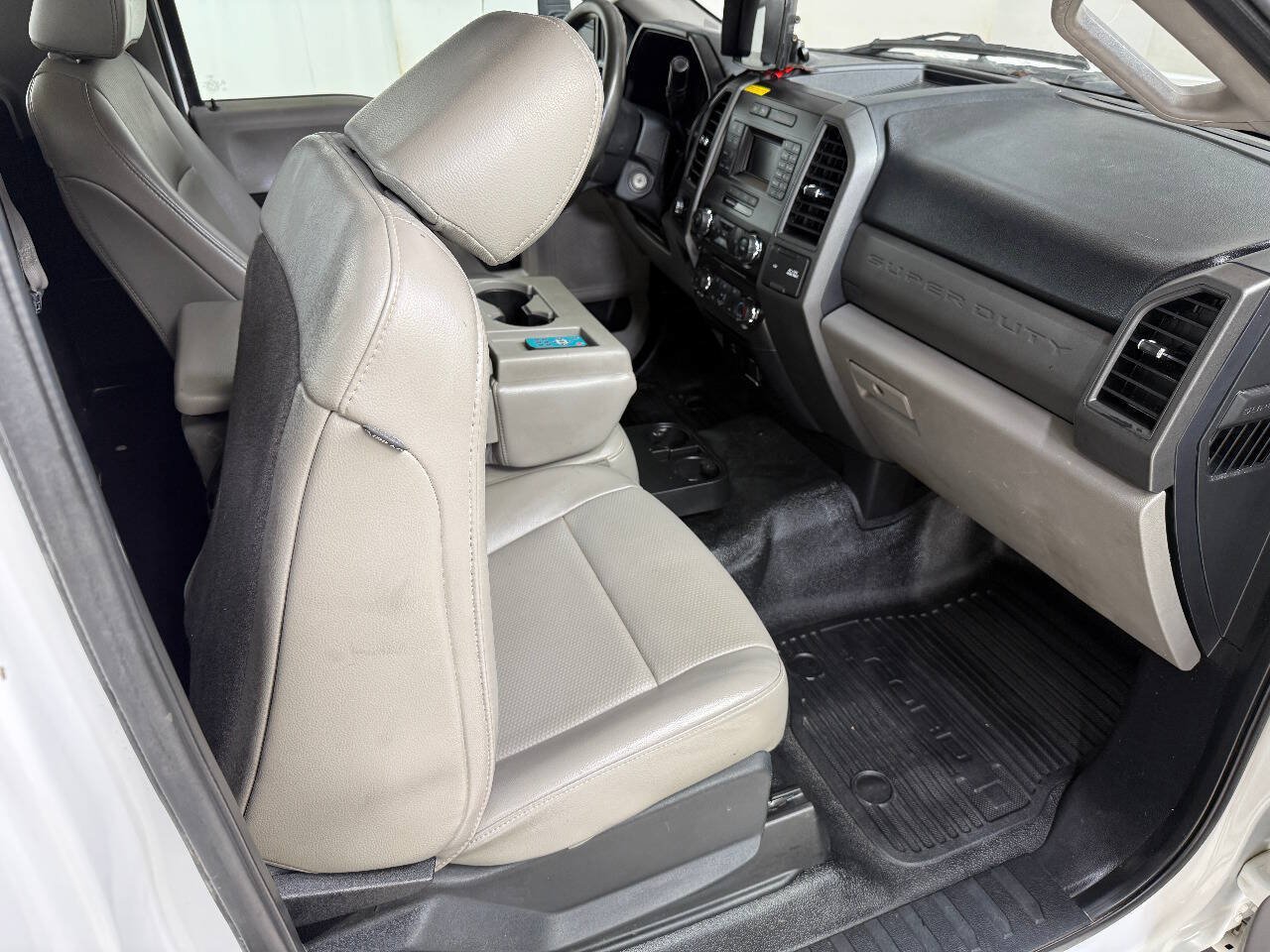 Used 2018 Ford F550 4x4 Regular Cab Super Duty image 38