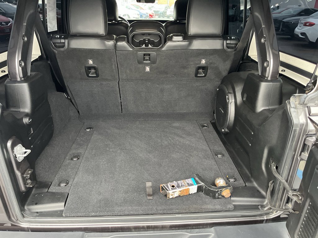 Used 2018 Jeep Wrangler Unlimited Sahara image 23