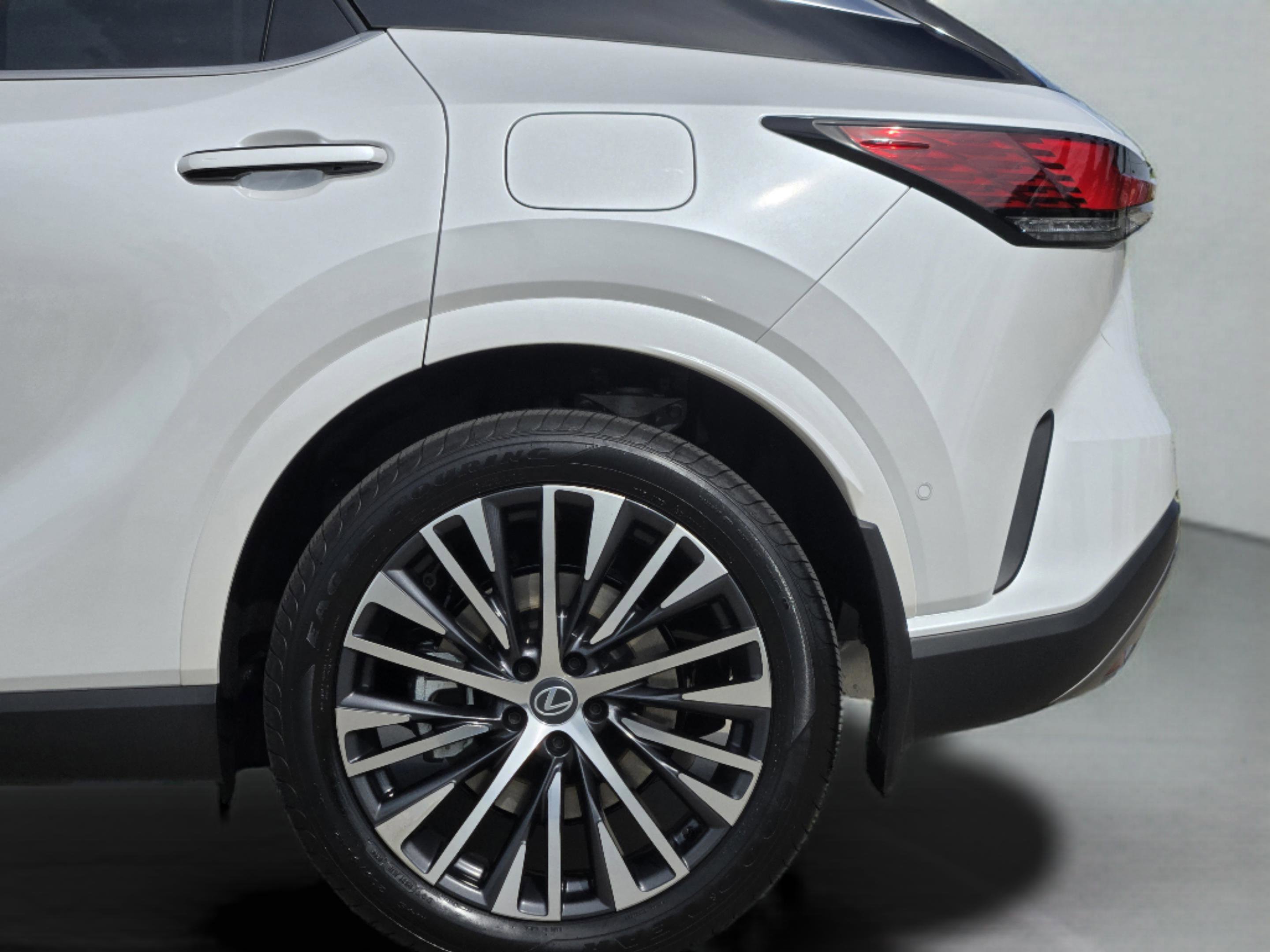 Used 2026 Lexus RX 350 w/ Convenience Package image 38