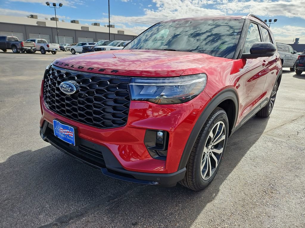 New 2026 Ford Explorer ST-Line image 4