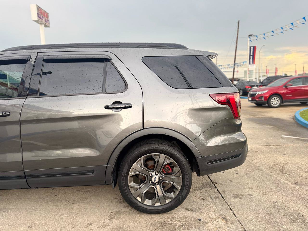 Used 2018 Ford Explorer Sport AWD/4WD image 25