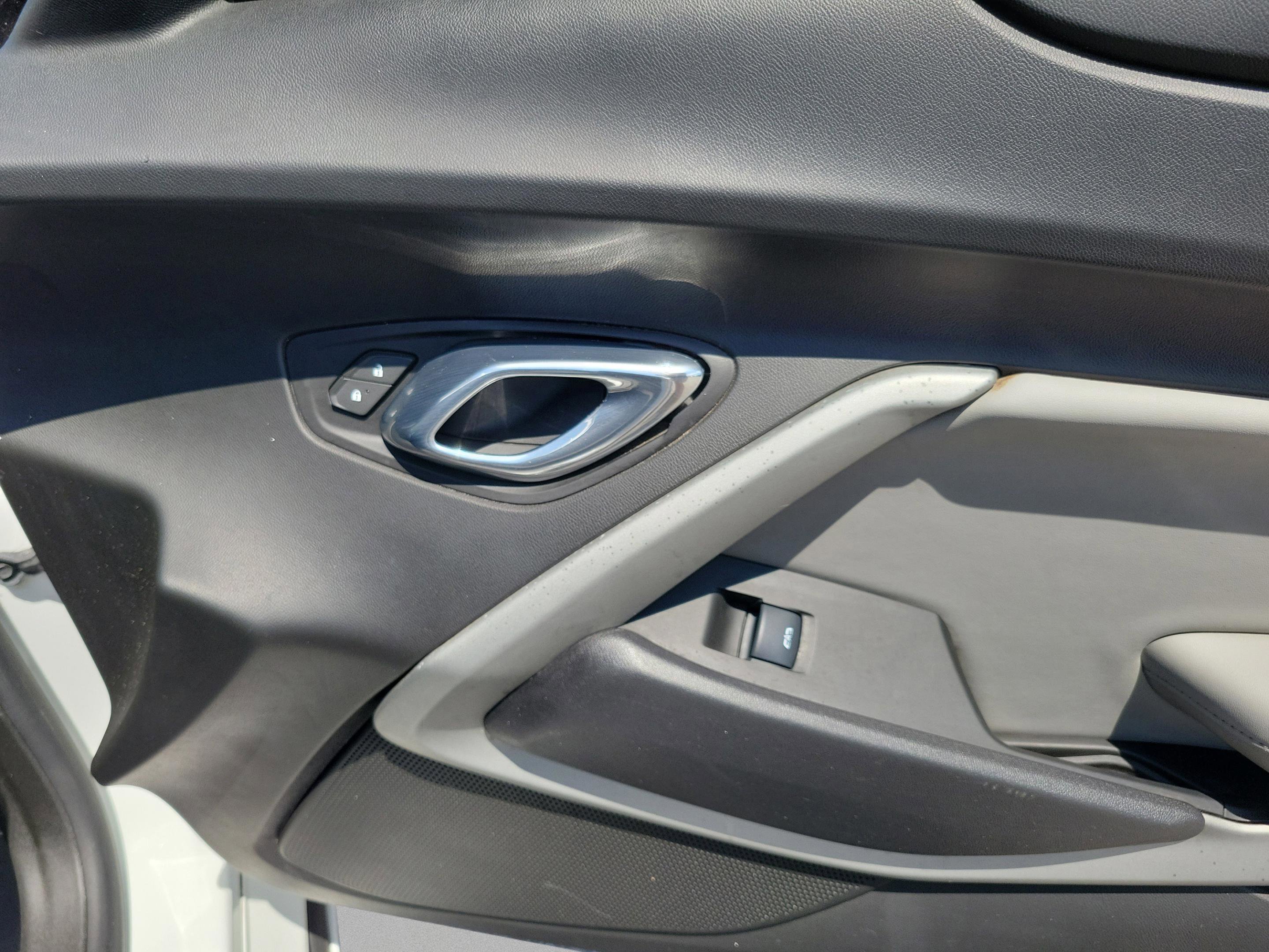 Used 2017 Chevrolet Camaro LT RWD image 26