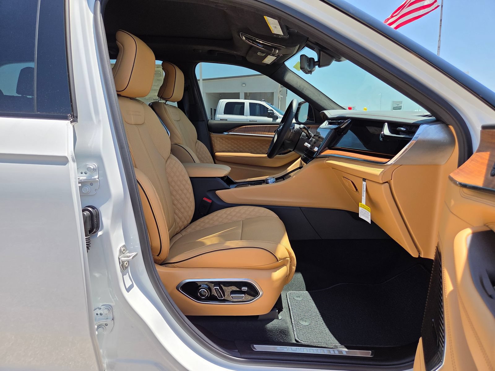 New 2026 Jeep Grand Cherokee Summit AWD/4WD image 19