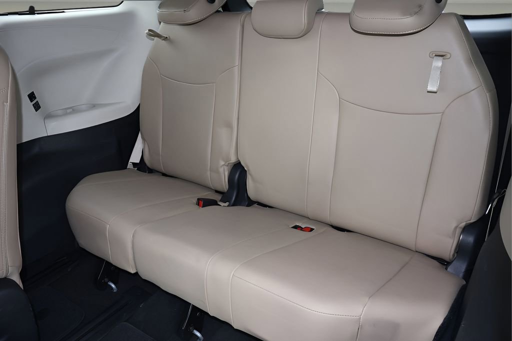 Certified 2022 Toyota Sienna Limited image 15