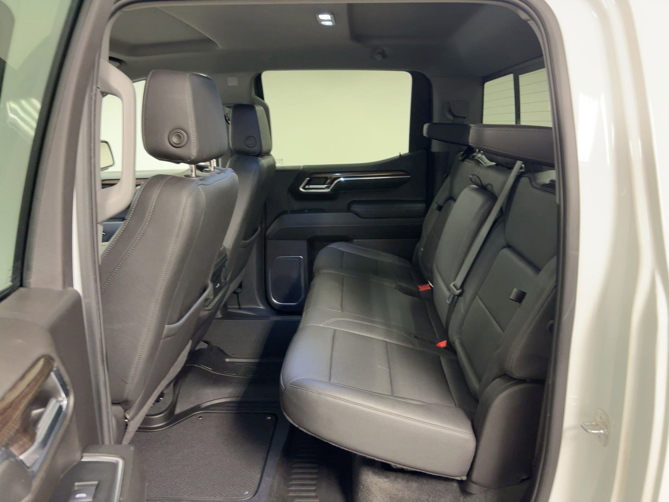 Used 2024 Chevrolet Silverado 1500 LT Trail Boss w/ LT Trail Boss Premium Package image 13