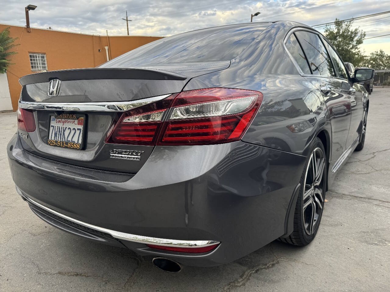 Used 2017 Honda Accord Sport Special Edition image 4
