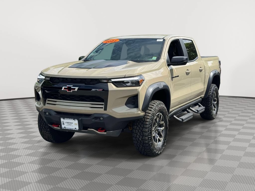 Used 2024 Chevrolet Colorado ZR2 AWD/4WD image 3