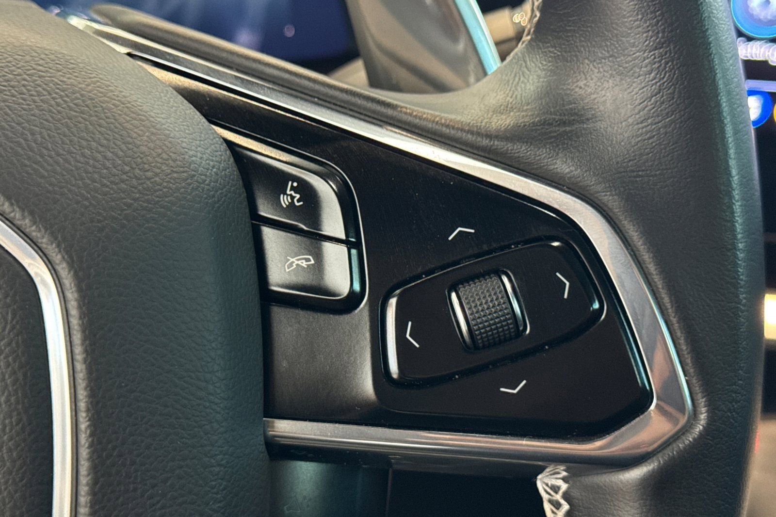 Used 2022 Chevrolet Corvette Stingray Convertible w/ Z51 Performance Package image 27