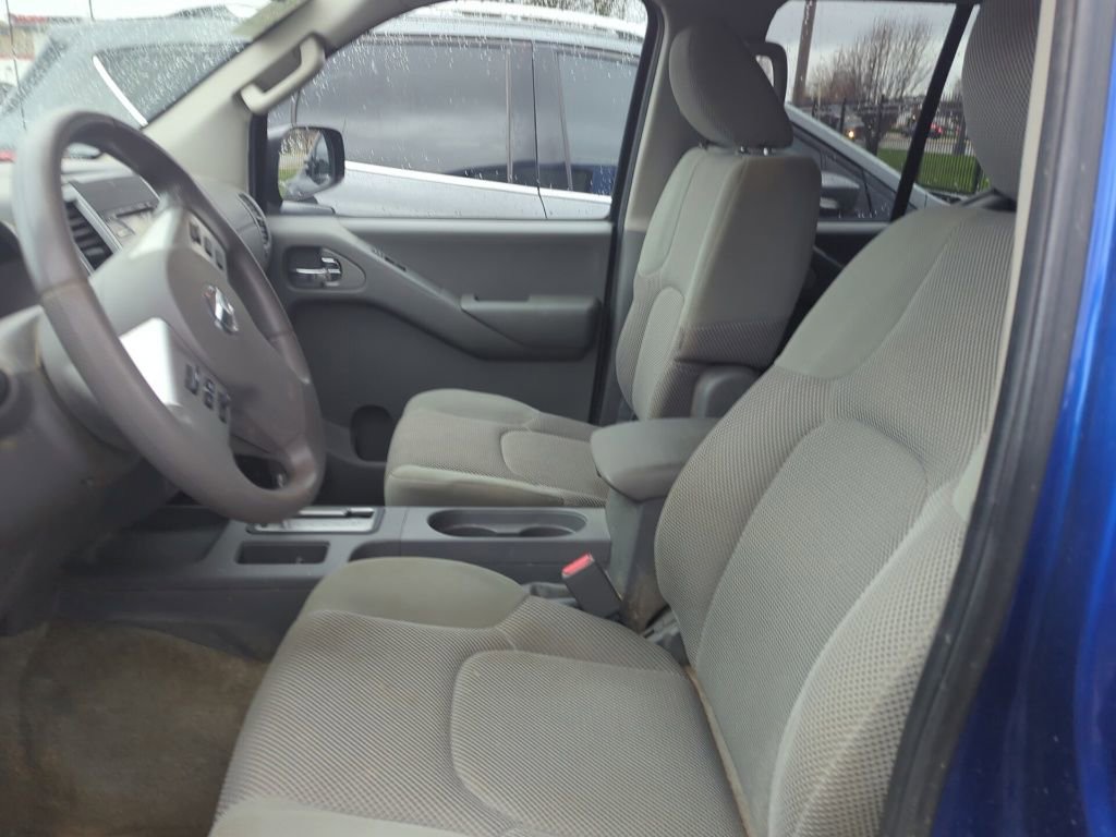 Used 2014 Nissan Frontier SV image 6