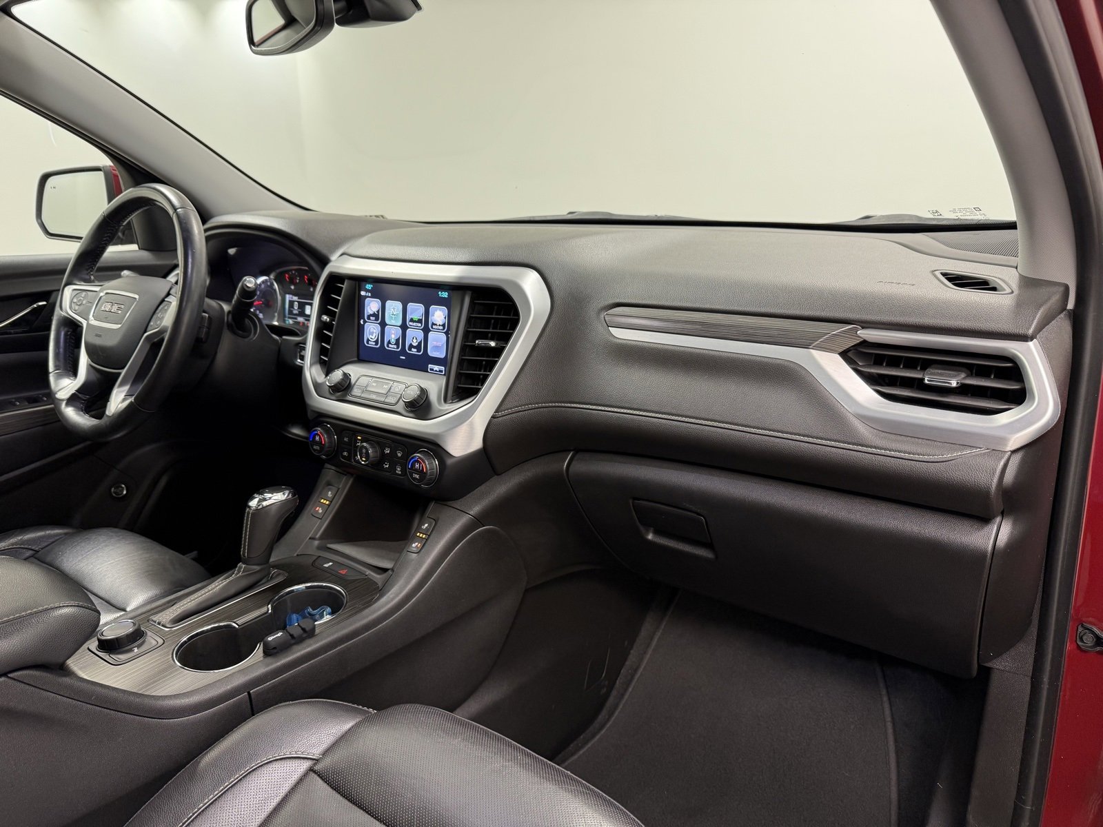 Used 2019 GMC Acadia SLT image 30