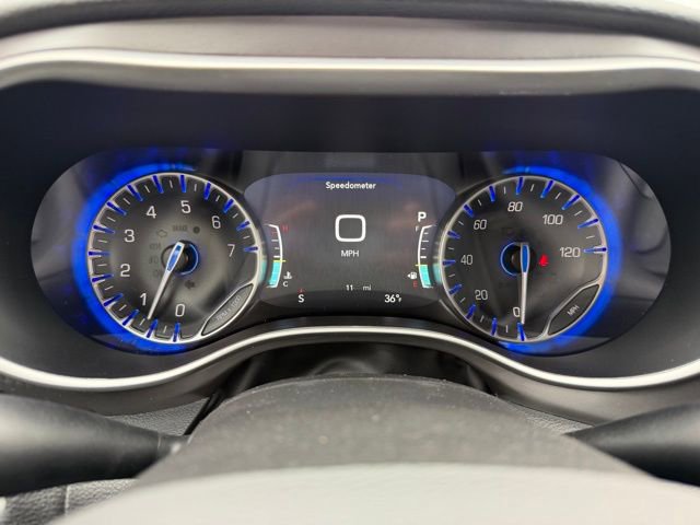 New 2026 Chrysler Pacifica Select AWD/4WD image 18