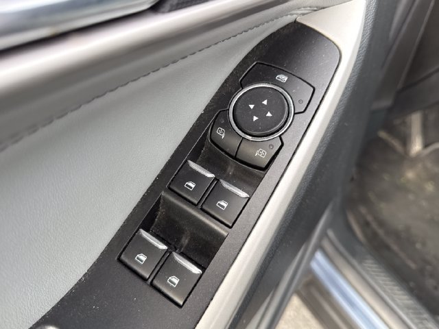 Used 2021 Ford Explorer XLT w/ Equipment Group 202A AWD/4WD image 26