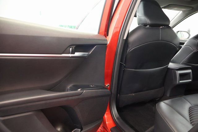 Certified 2020 Toyota Camry SE image 28