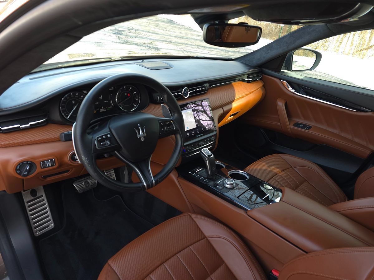 Used 2022 Maserati Quattroporte Modena RWD image 2