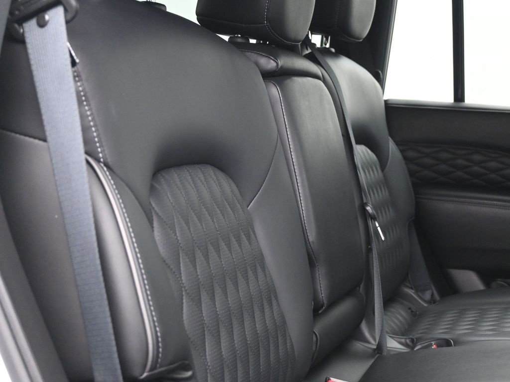 Used 2022 INFINITI QX80 Sensory w/ All-Season Package image 11