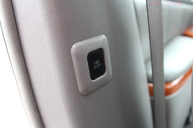 Used 2008 Toyota Sienna XLE Limited image 26