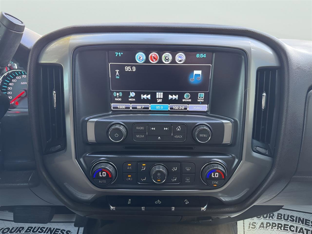 Used 2018 Chevrolet Silverado 1500 LT w/ Texas Edition AWD/4WD image 17