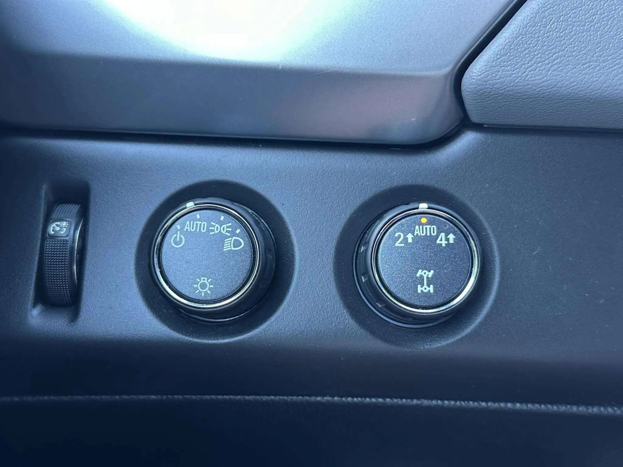 Used 2020 Chevrolet Tahoe LT image 33