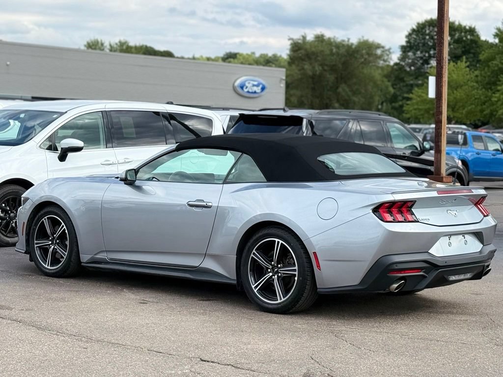 Used 2025 Ford Mustang Premium RWD image 37
