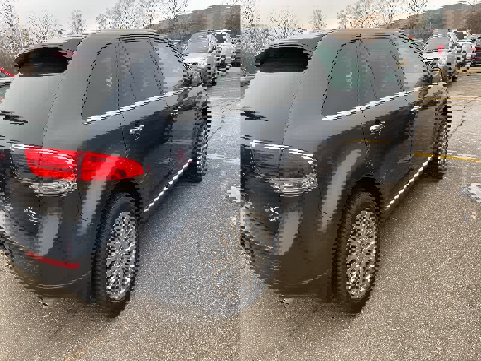 Used 2013 Lincoln MKX AWD image 17