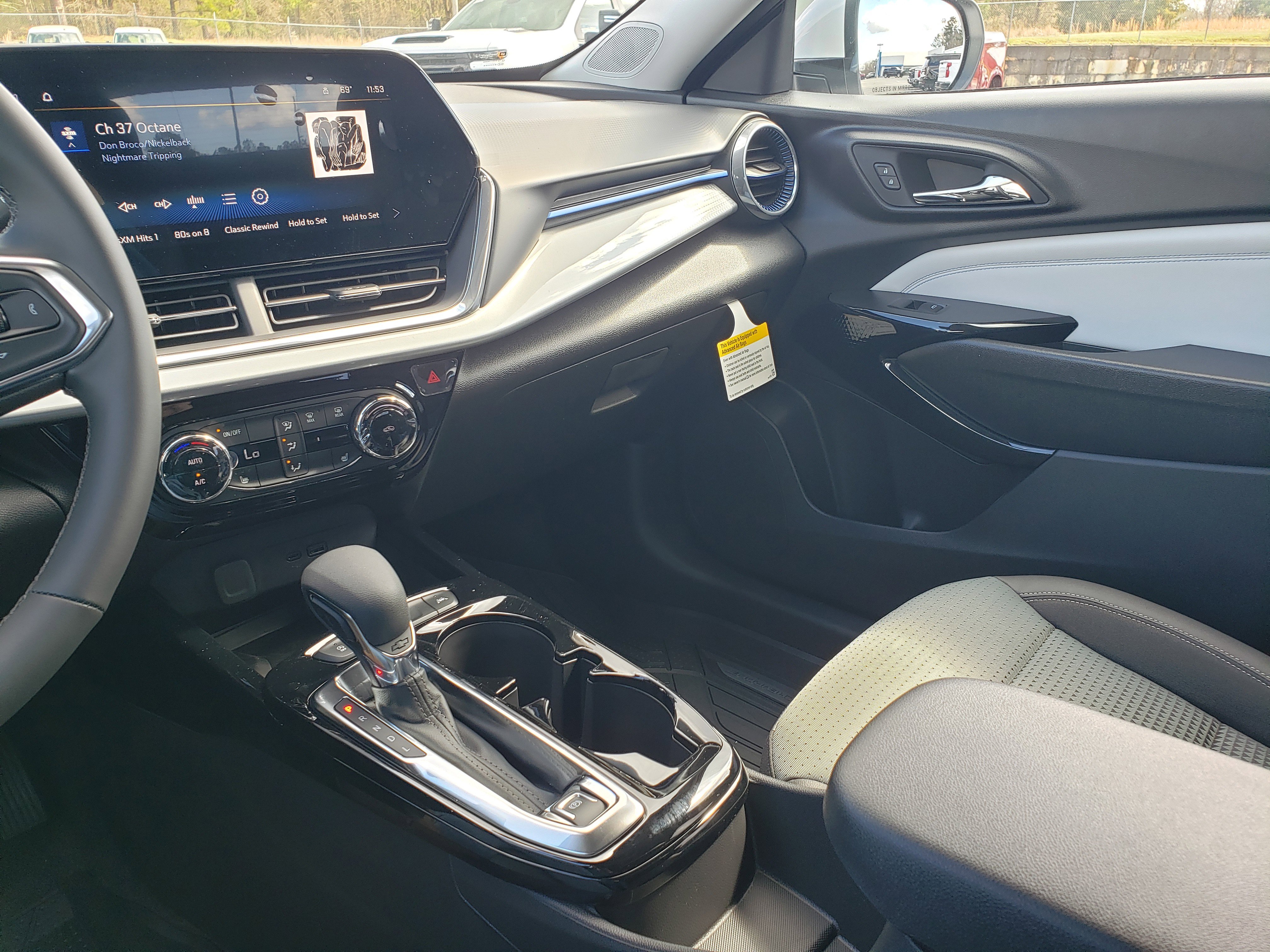 New 2026 Chevrolet Trax LT image 21