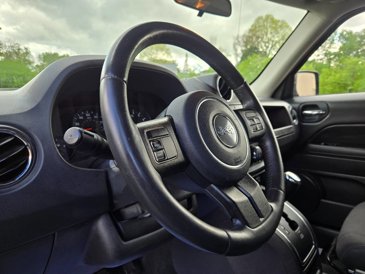 Used 2012 Jeep Patriot Latitude FWD image 20