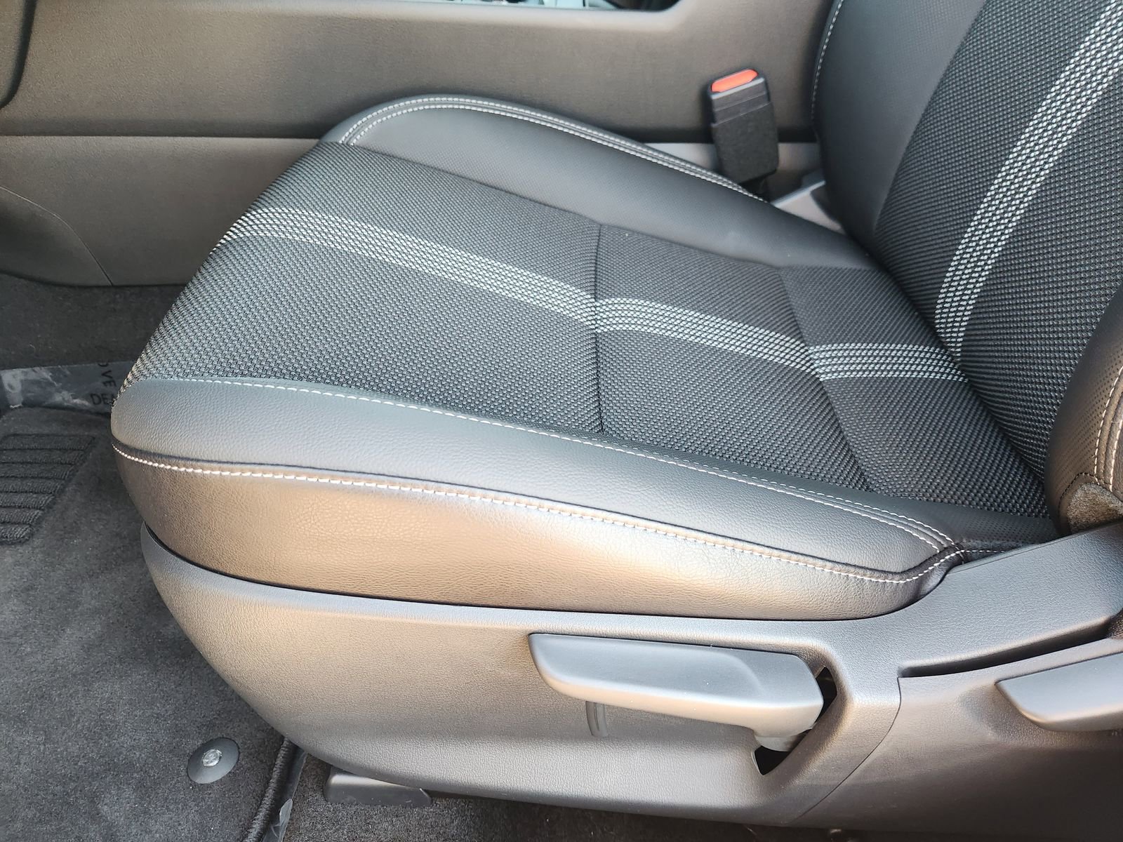 New 2025 MAZDA CX-50 AWD 2.5 S w/ Cargo Package image 23