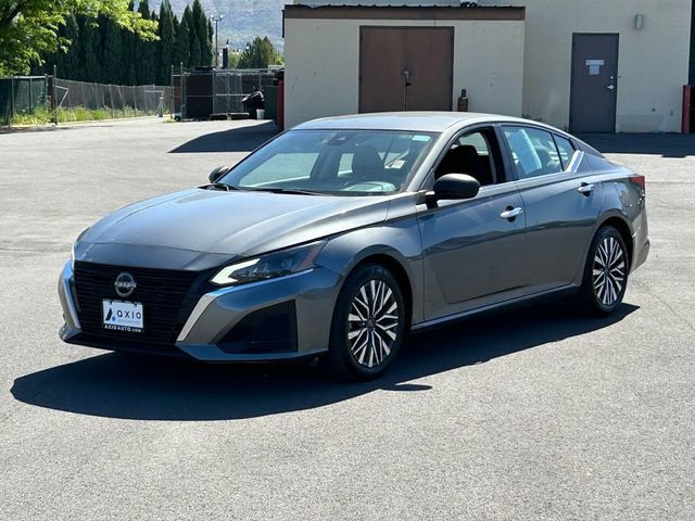 Used 2024 Nissan Altima 2.5 SV FWD image 9