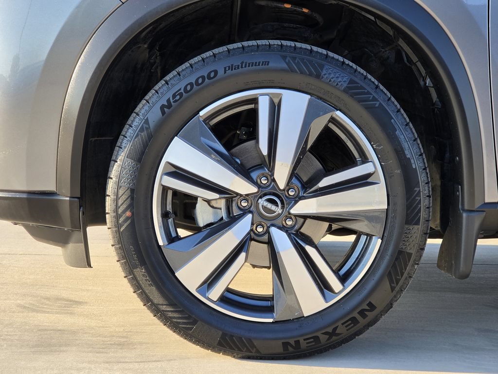 Used 2025 Nissan Rogue SL w/ SL Premium Package FWD image 8