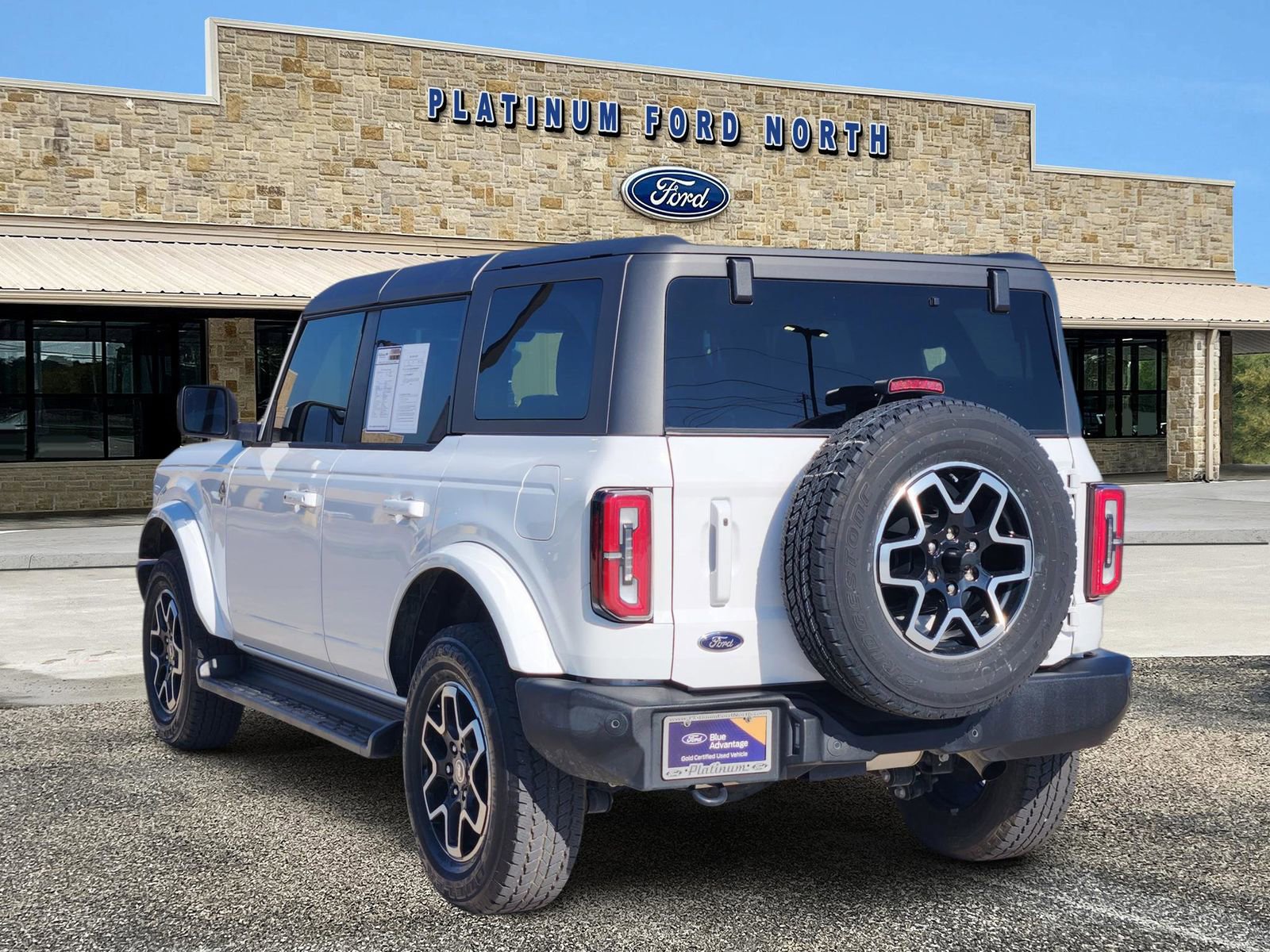 Used 2025 Ford Bronco Outer Banks AWD/4WD image 4