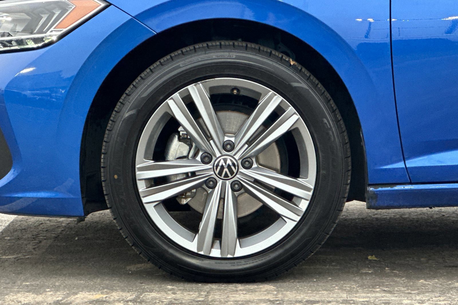 Used 2024 Volkswagen Jetta SE image 25