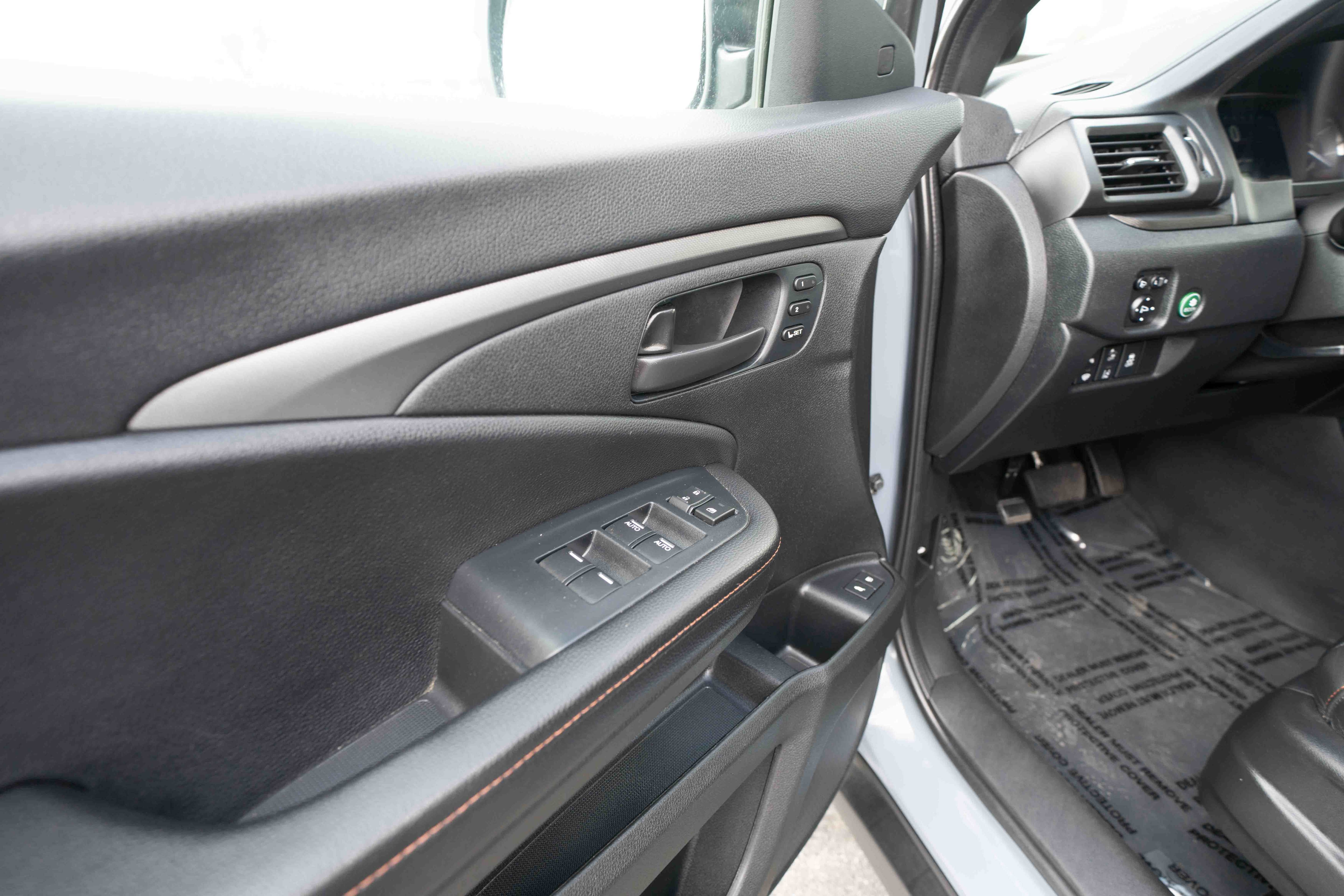 Used 2023 Honda Passport TrailSport image 7