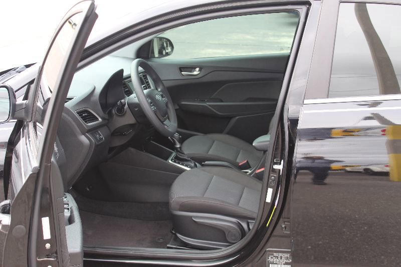 Used 2022 Hyundai Accent SEL image 10
