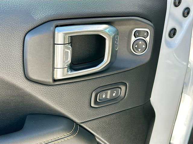 Used 2026 Jeep Wrangler Sahara image 17